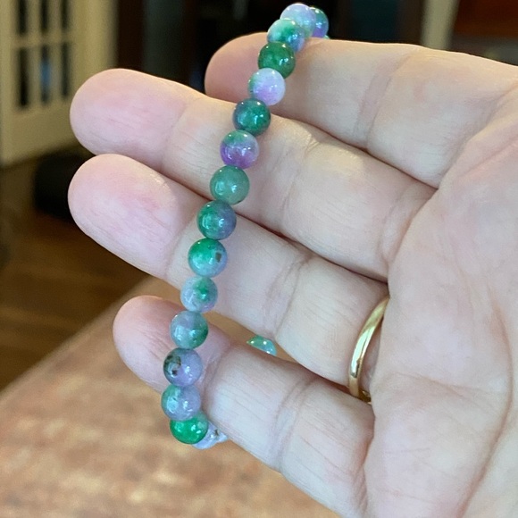 Handcrafted Green Adventurine and Jasper bib Necklace with Bracelet and Earrings - Picture 6 of 10